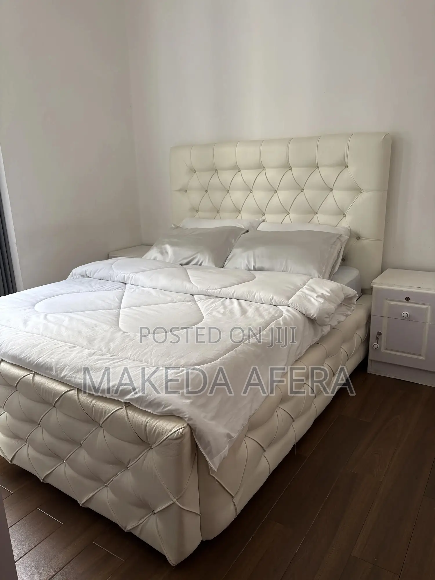 1.50 Meter White Leather Bed With 2 Night Stands