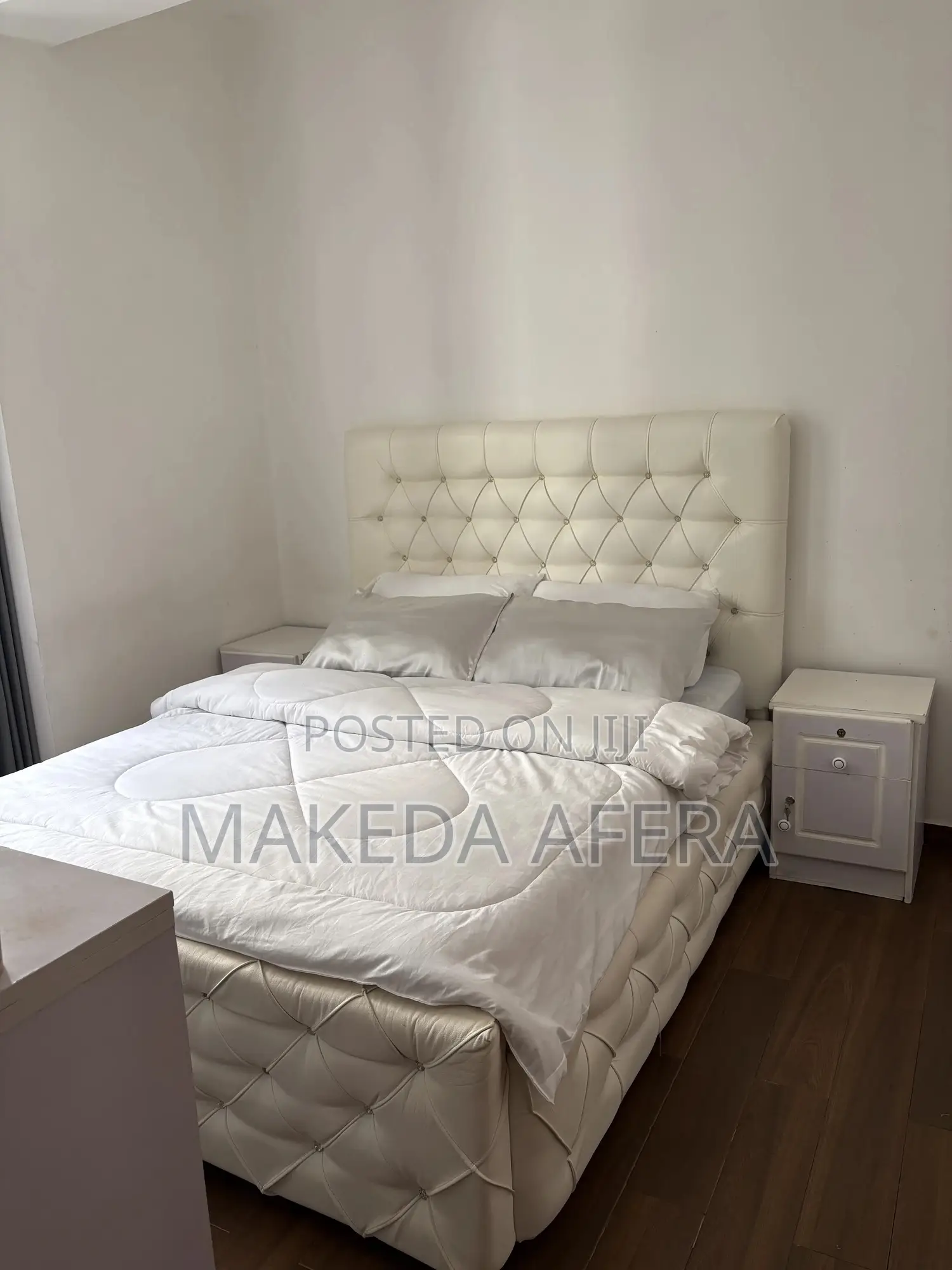 1.50 Meter White Leather Bed With 2 Night Stands