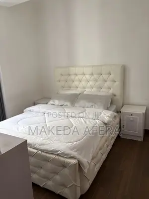 1.50 Meter White Leather Bed With 2 Night Stands