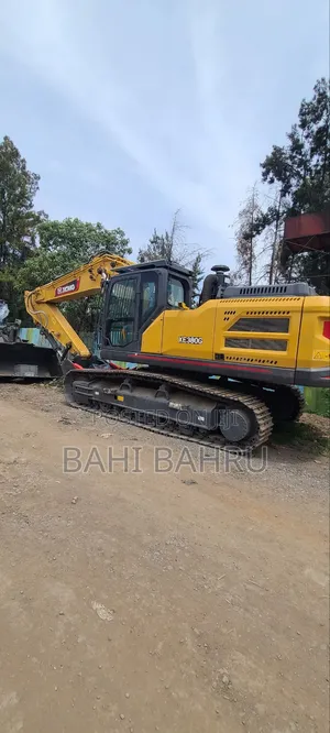 XCMG Excavator With 50/50 Bank
