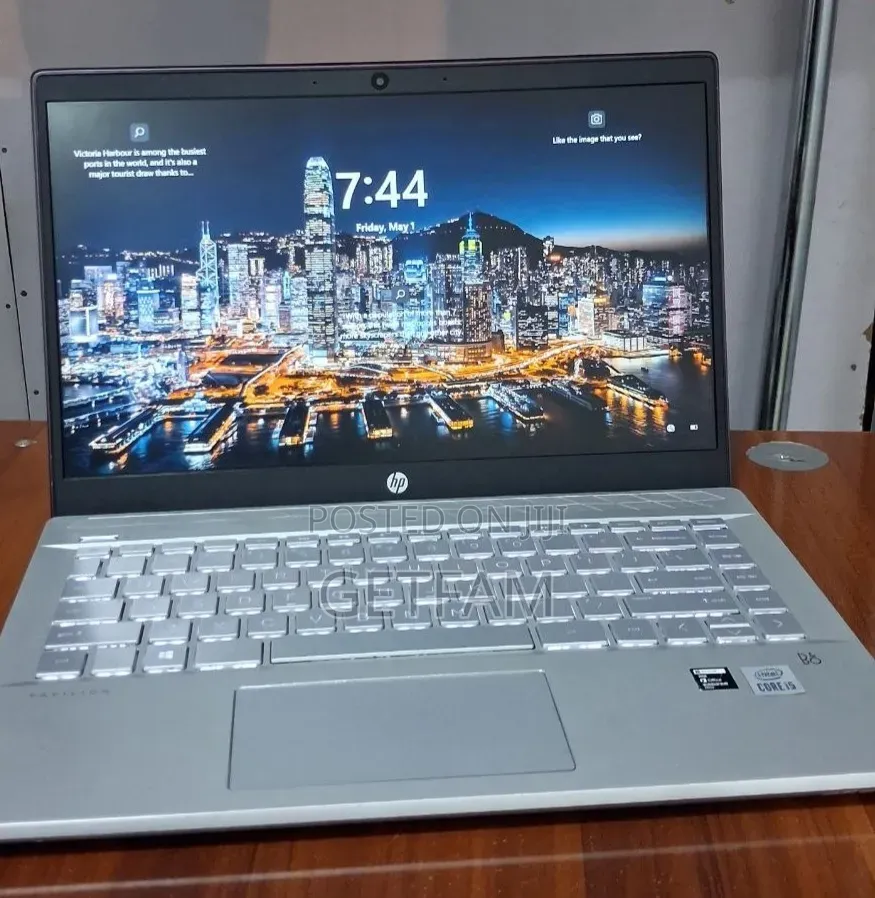 New Laptop HP Pavilion 15 8GB Intel Core i5 SSD 512GB