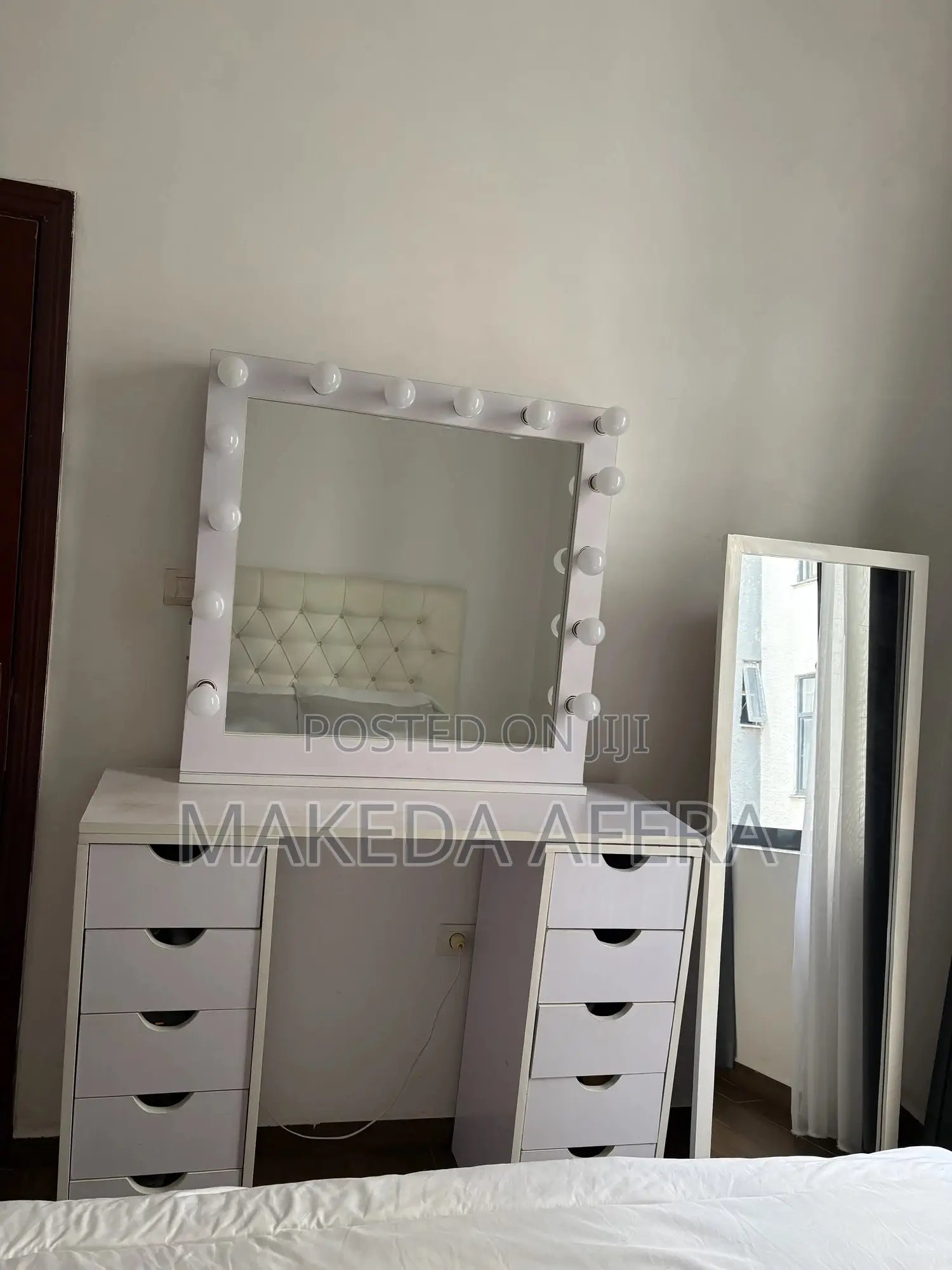 Modern Dressing Table