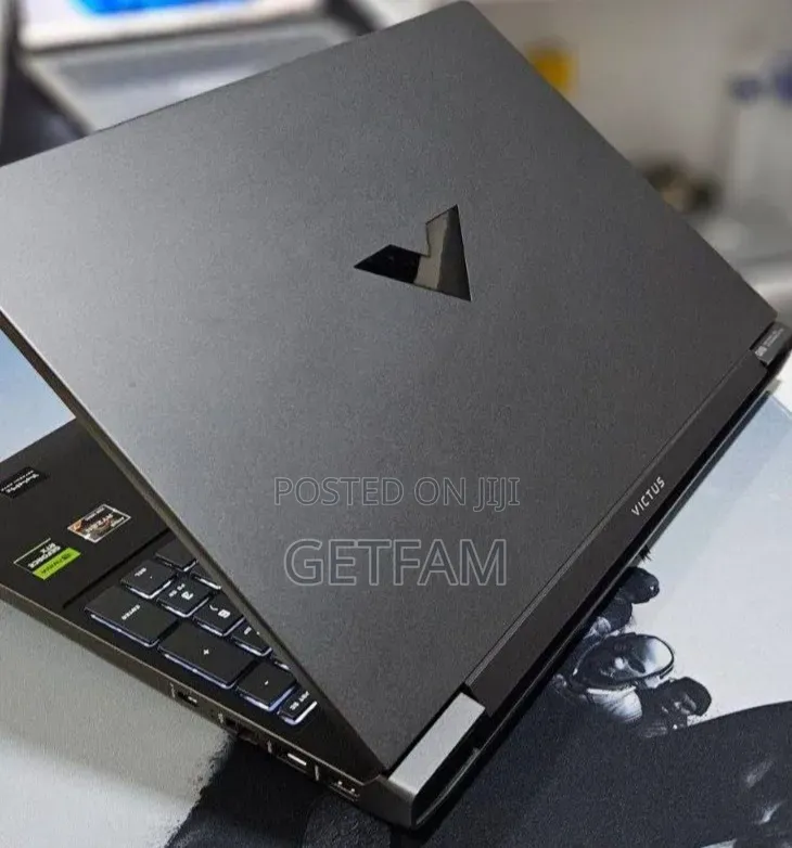 New Laptop HP Victus 15 16GB AMD Ryzen 7 SSD 512GB