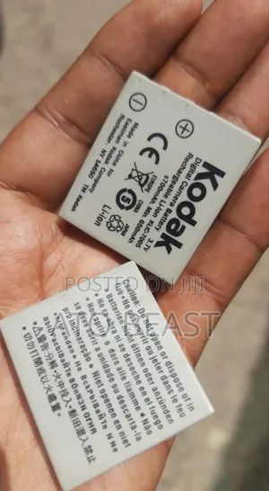 Kodak Klic-7005 Rechargeable Lithium-Ion Digital Camera Battery.