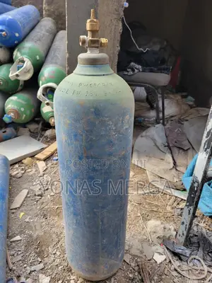 Oxygen Cylinder With Gauge and All Liters Avaliable
