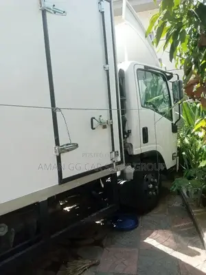 Isuzu. Container