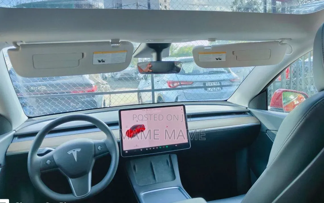 Tesla Model Y 2022 Red