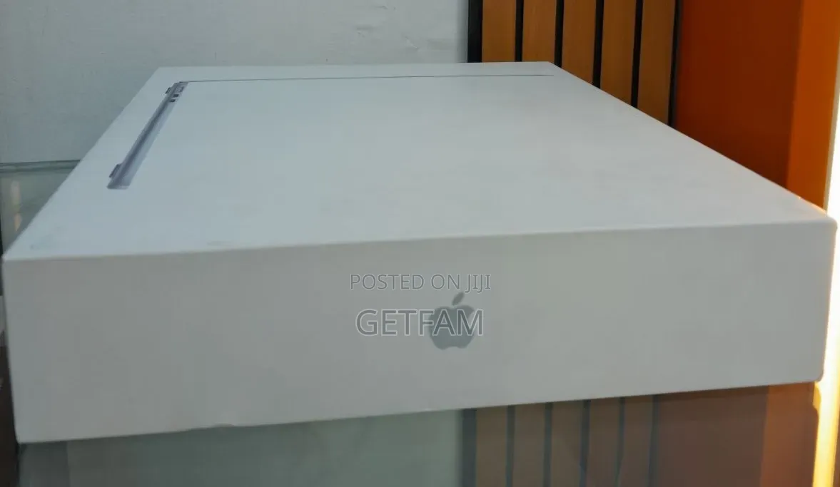 New Laptop Apple MacBook Air 2026 M5 13-inch 16GB Apple M5 SSD 512GB