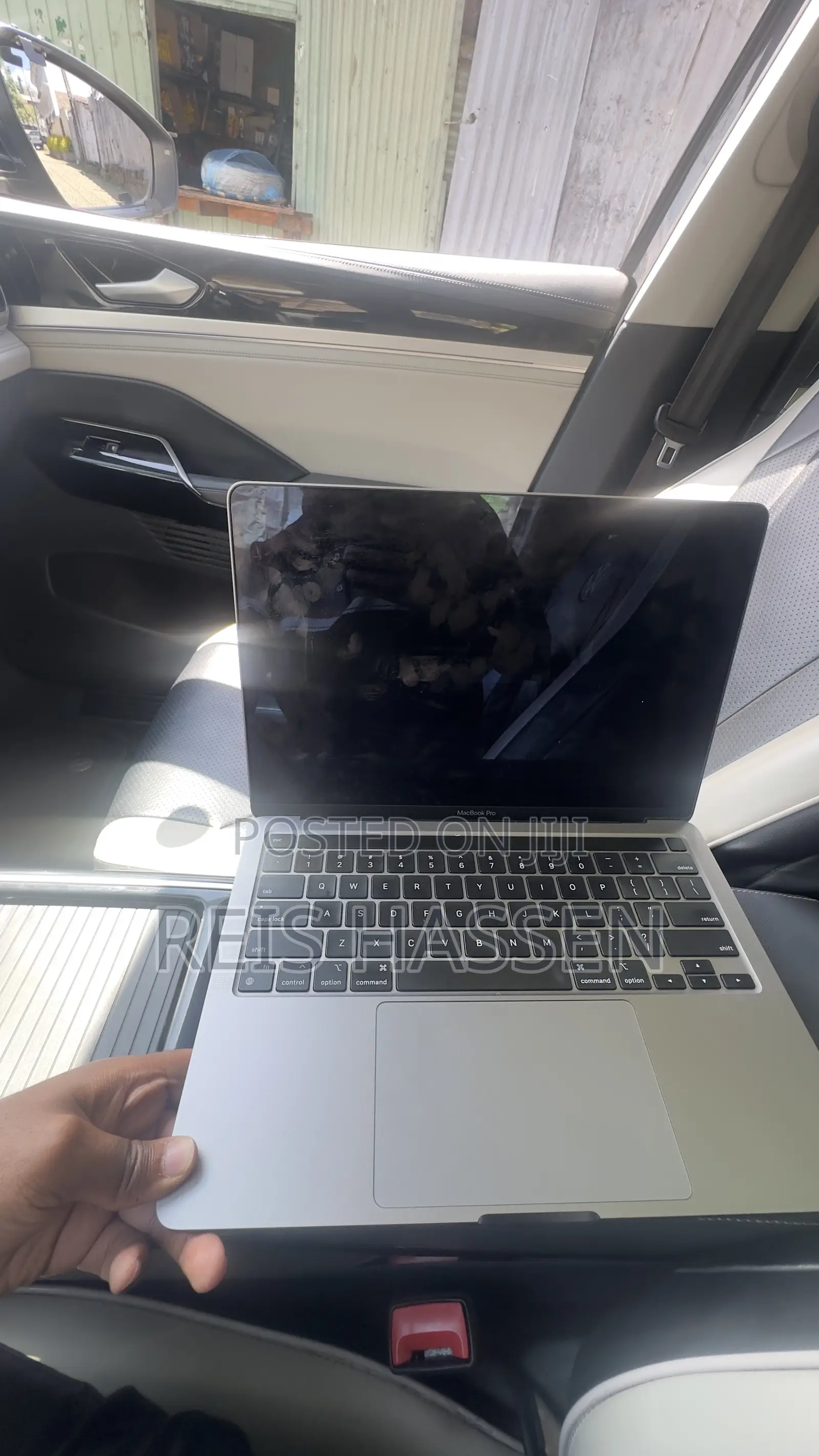 Laptop Apple MacBook Pro 2022 M2 8GB Apple M2 SSD 512GB