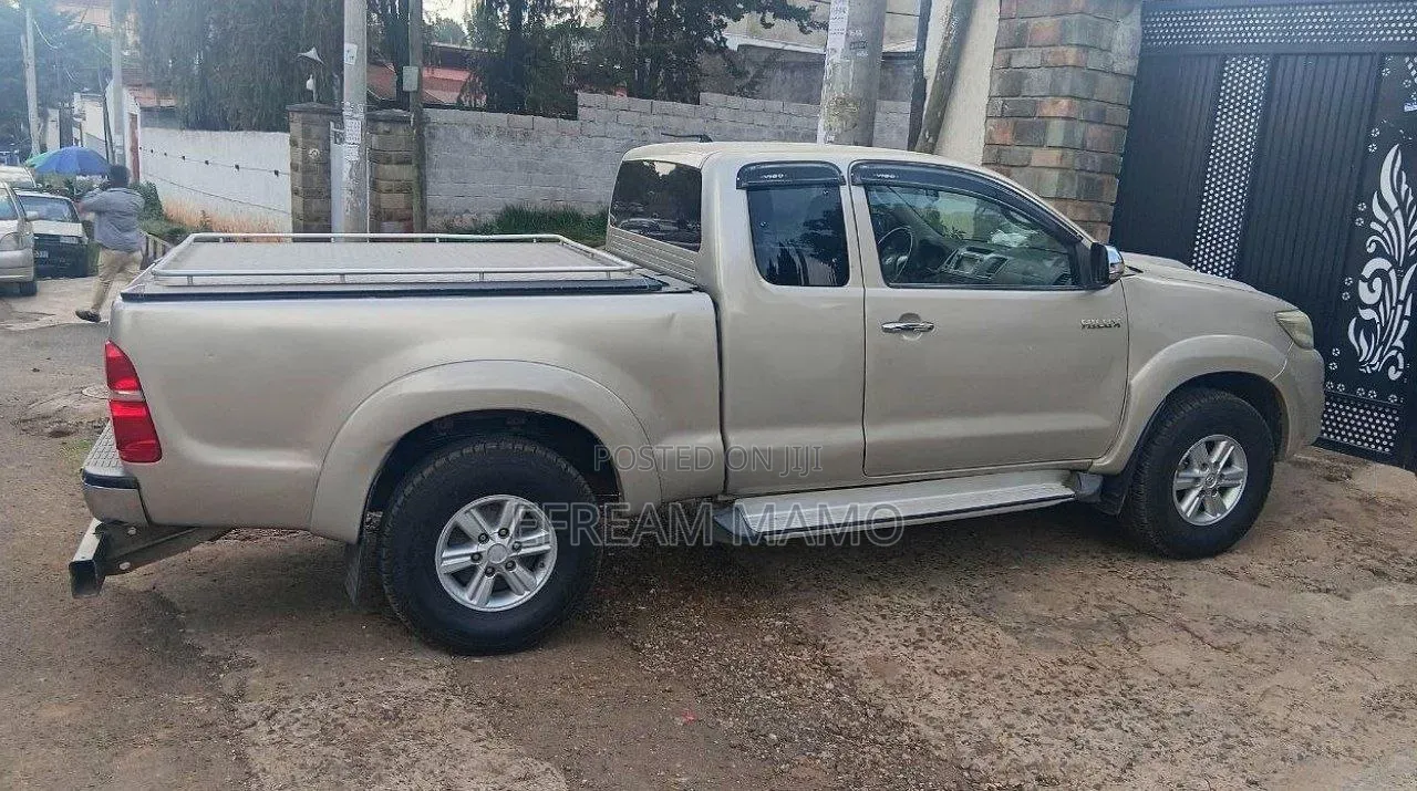 Toyota Hilux 2013