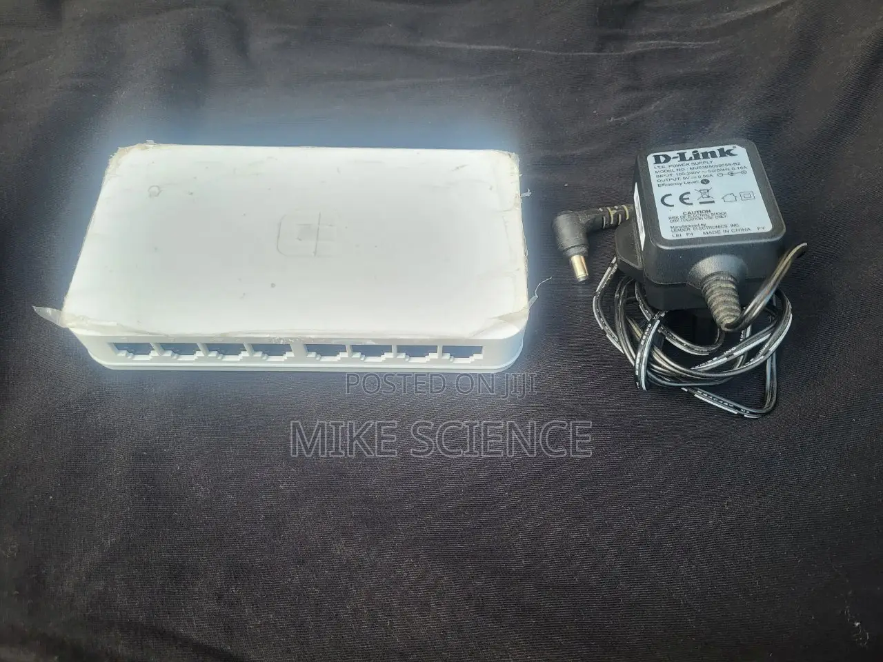 Dlink Des-1008a Switch 8 Port 10/100 MBPS Desktop Switch