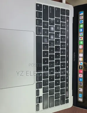 New Laptop Apple MacBook Pro M1 16GB Intel Core i9 SSD 256GB
