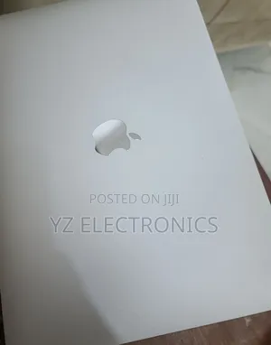 New Laptop Apple MacBook Pro M1 16GB Intel Core i9 SSD 256GB