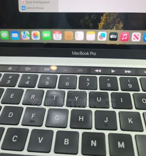 New Laptop Apple MacBook Pro M1 16GB Intel Core i9 SSD 256GB