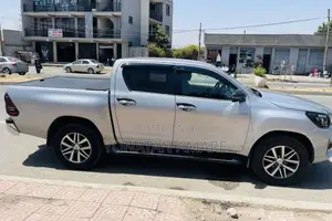 Toyota Hilux 2020 Silver
