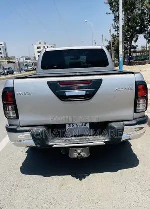 Toyota Hilux 2020 Silver