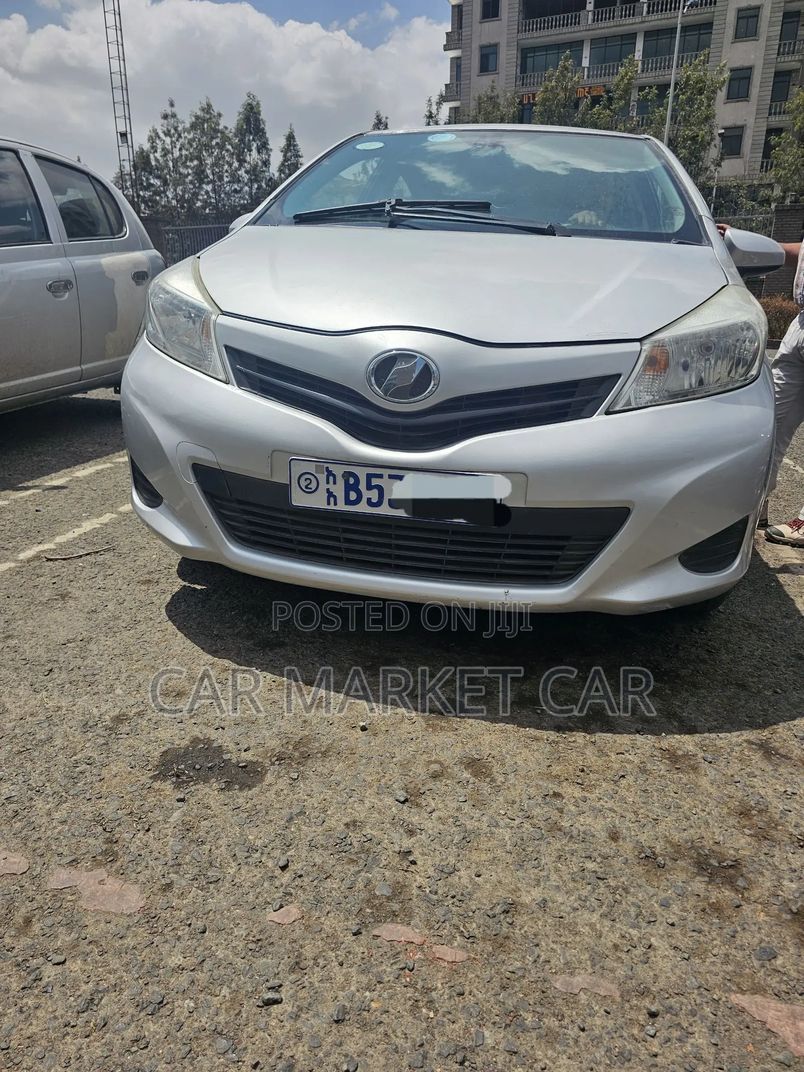 Toyota Yaris LE Hatchback 5dr 2013 Silver