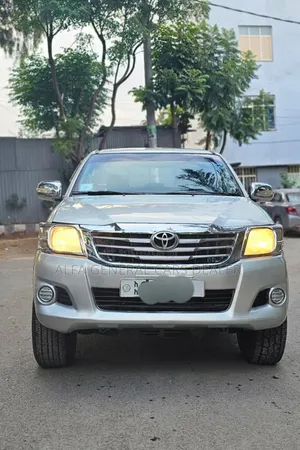 Toyota Hilux 2013