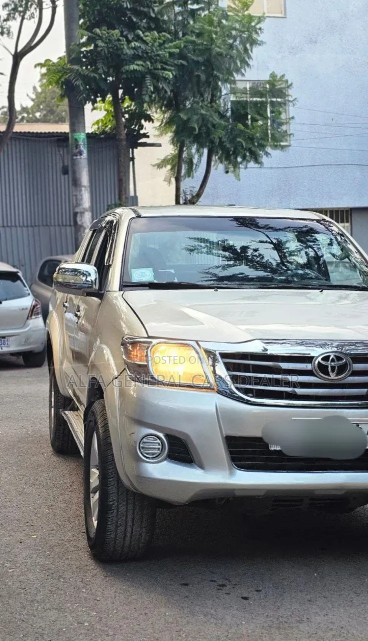 Toyota Hilux 2013