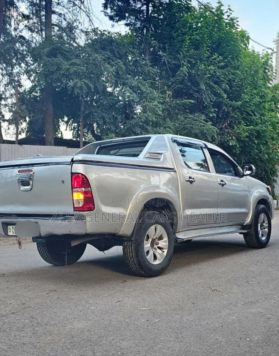 Toyota Hilux 2013