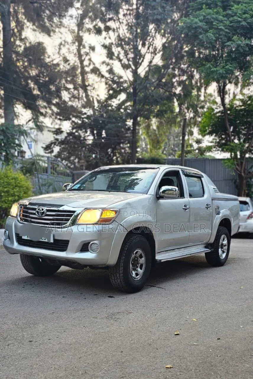Toyota Hilux 2013