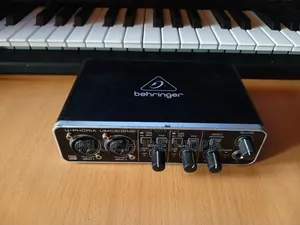 Behringer U-Phoria Umc202hd