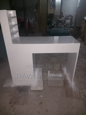 Nail Table
