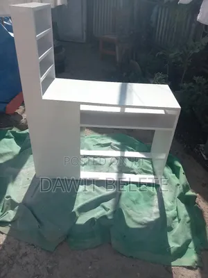 Nail Table