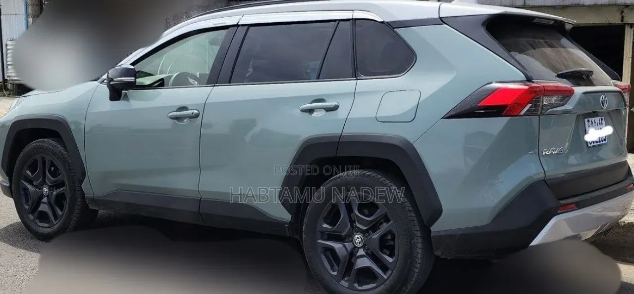 Toyota RAV4 2023 Blue