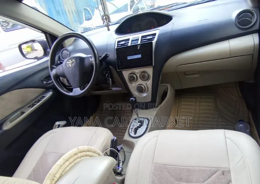 Toyota Yaris 1.3 2006 Silver
