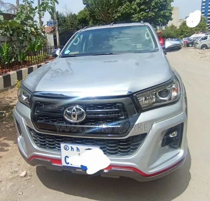 Toyota Hilux 2019 Gray