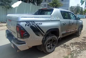 Toyota Hilux 2019 Gray