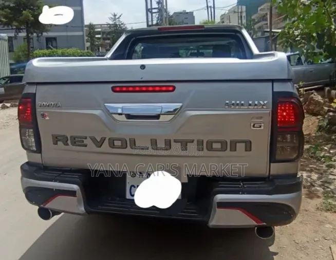 Toyota Hilux 2019 Gray