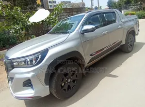 Toyota Hilux 2019 Gray