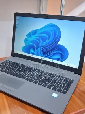 New Laptop HP 250 G7 8GB Intel Core i7 SSD 256GB
