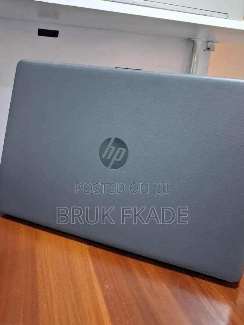 New Laptop HP 250 G7 8GB Intel Core i7 SSD 256GB