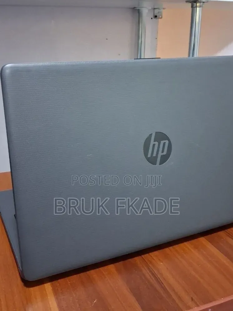 New Laptop HP 250 G7 8GB Intel Core i7 SSD 256GB
