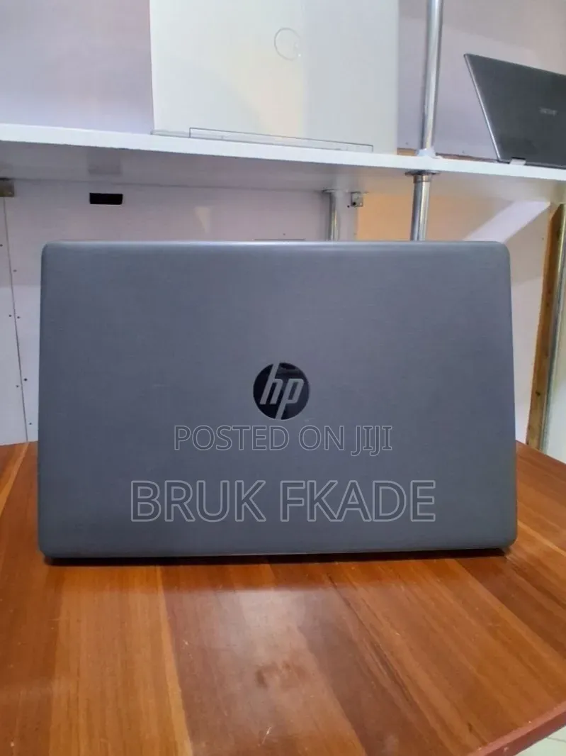 New Laptop HP 250 G7 8GB Intel Core i7 SSD 256GB