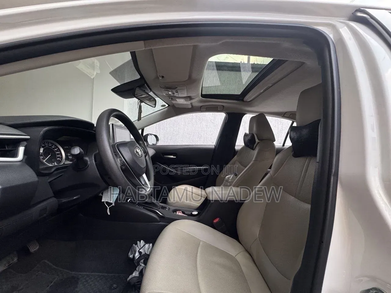 Toyota Corolla 2022 White