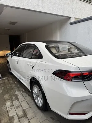 Toyota Corolla 2022 White