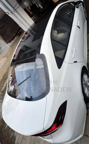 Toyota Corolla 2022 White