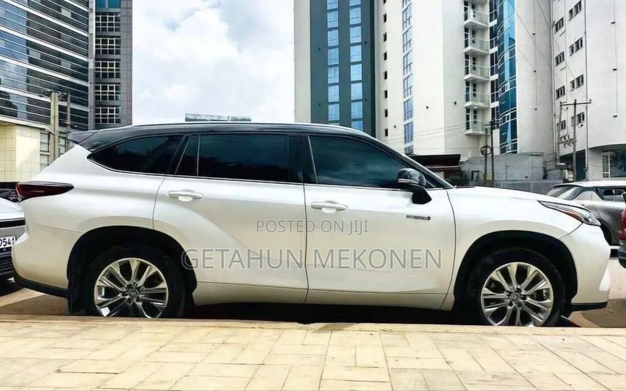 Toyota Highlander 2024 White