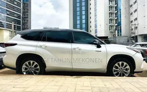 Toyota Highlander 2024 White