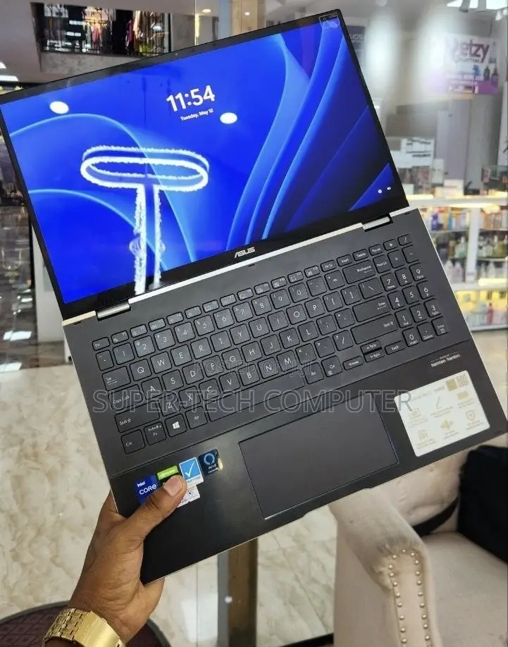 New Laptop Asus ZenBook Flip 14 UX461UN 16GB Intel Core i7 SSD 1T