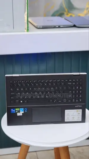 New Laptop Asus ZenBook Flip 14 UX461UN 16GB Intel Core i7 SSD 1T