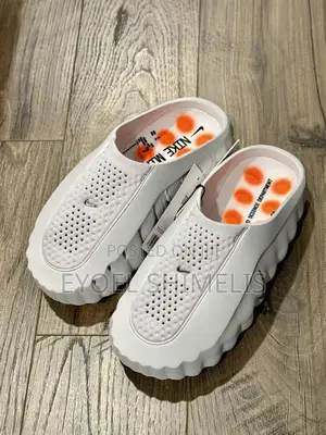Nike Mind 001