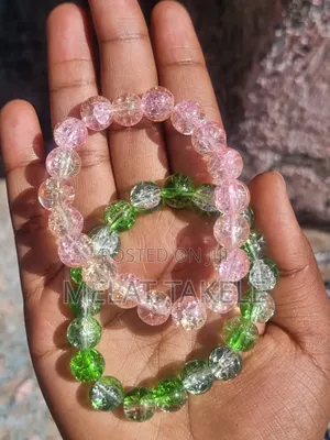 የ ምያማምሩ የ አጅ ጌጣጌጥ አኛ ጋ ያገኛሉ በ ብዛት መረከብ የምትፈልጉ Dm