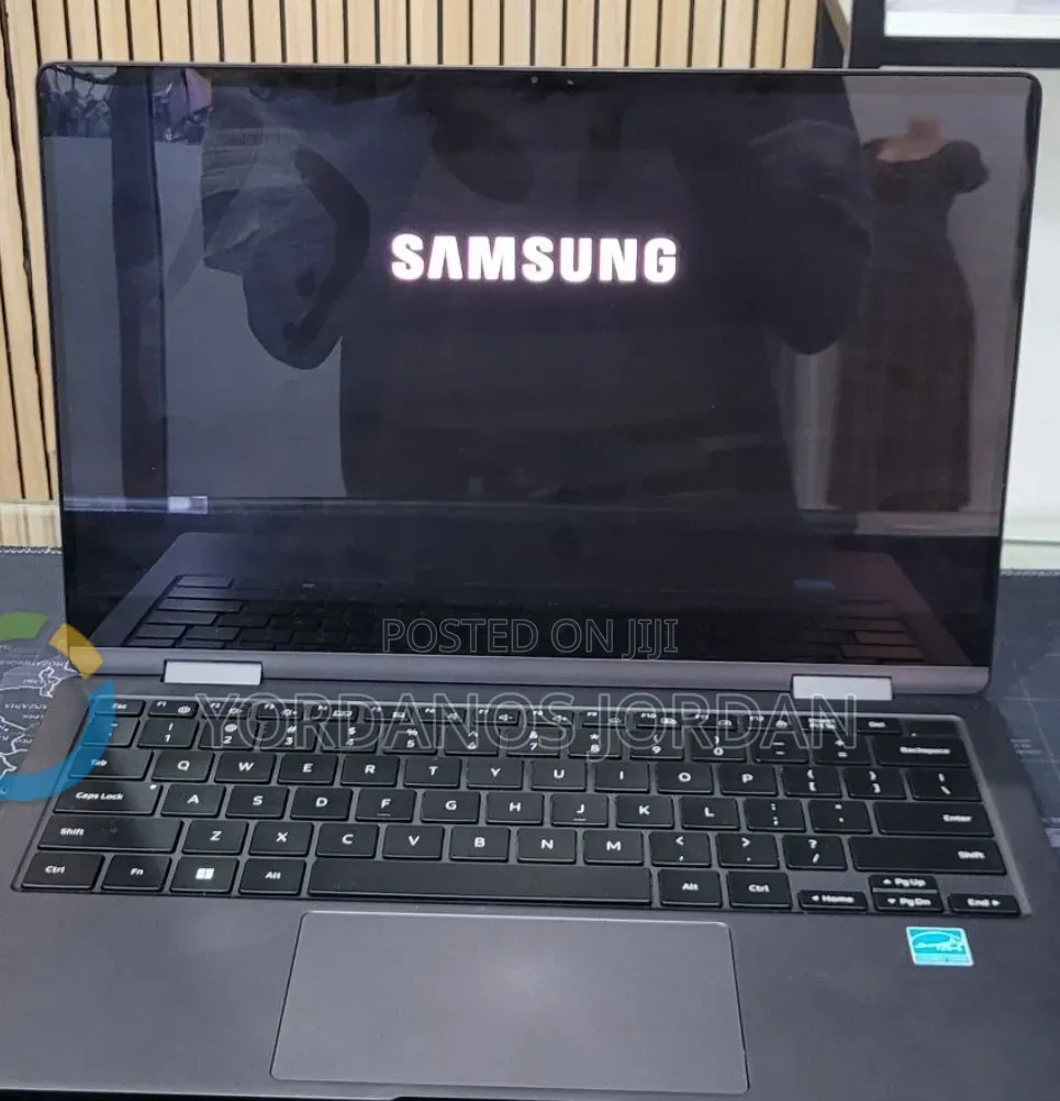 New Laptop Samsung Galaxy Book 2 8GB Intel Core i5 SSD 512GB