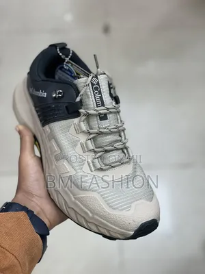 Columbia Vibram Hiking Shoe: Tan Black