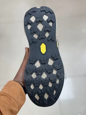 Columbia Vibram Hiking Shoe: Tan Black